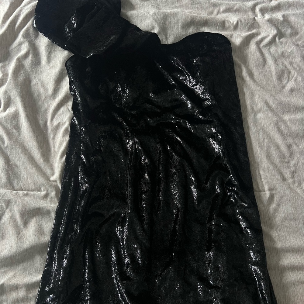 DO+BE Black One-Shoulder Dress